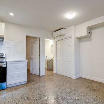 Renovated 700+sqft! - Photo 3