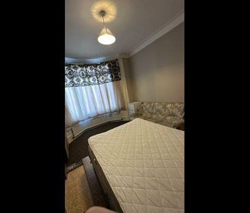 Room in a Shared House, Ruckholt Road, E15 - Photo 3