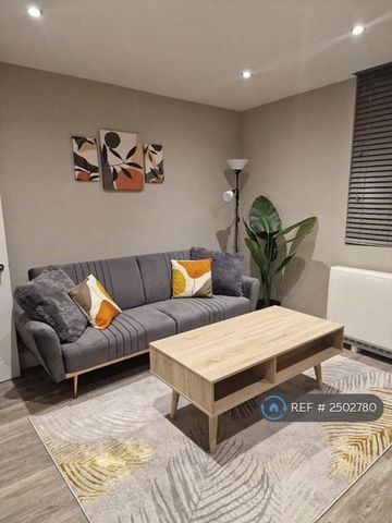 1 bedroom flat to rent - Photo 2