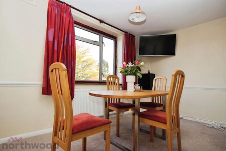 3 bedroom semi-detached house to rent - Photo 2