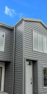 Style and Location - Photo 4