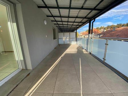 Appartement rénové de 3 pièces avec balcon - Photo 2