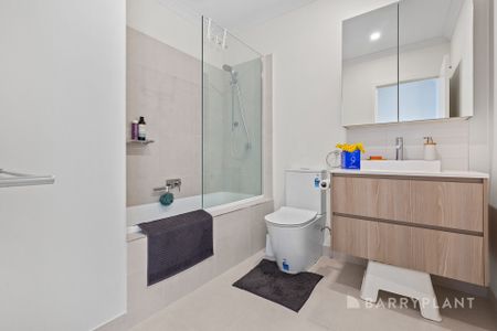 Beautiful Town House - Photo 5