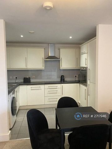 2 bedroom flat to rent - Photo 4