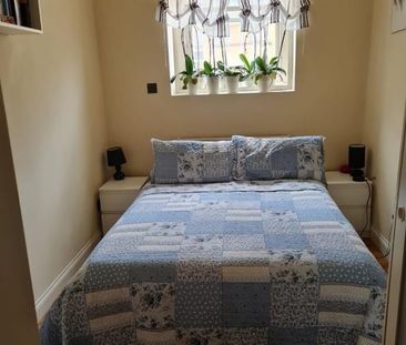 1 Bed Flat, Fulham Road, SW6 - Photo 3