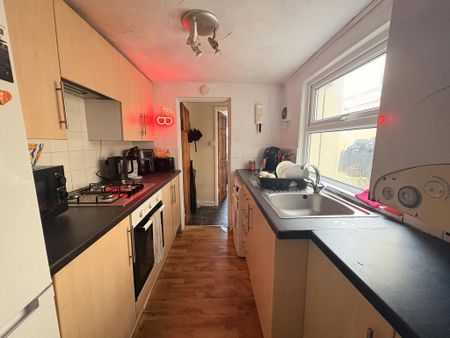 4 bedroom house to rent - Photo 2