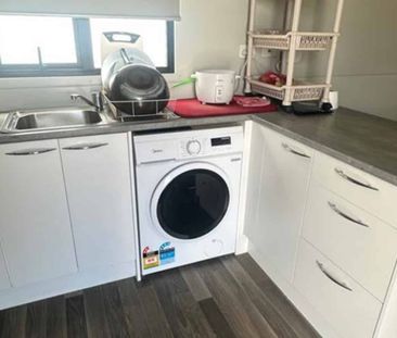 Tiny home available in Waiwhakaiho - Photo 3