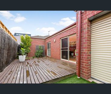 Position Perfect - Photo 4