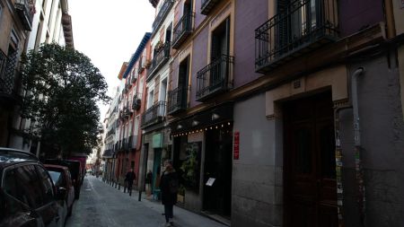 1-bedroom apartment for rent in Cortes - Photo 2