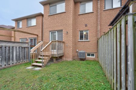 For Lease - 1765 Cobra Crescent, Burlington, Ontario - Photo 4