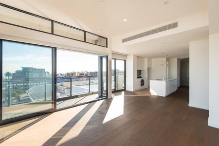 STUNNING SPACIOUS APARTMENT WITH BAY VIEWS - Photo 5