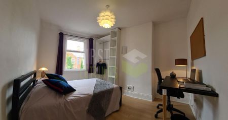 4 bedroom terraced house to rent - Photo 5