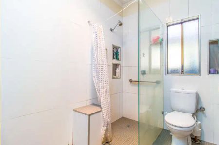 “Beautiful Home! Don't Miss out!” - Photo 5