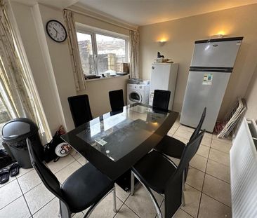 6 bedroom terraced house to rent - Photo 5