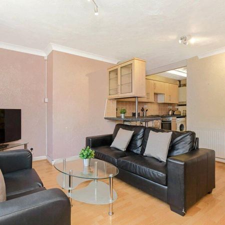 5 bedroom apartment to rent - Photo 3