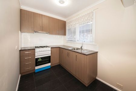2/29 Rothschild Street, Glen Huntly VIC 3163 - Apartment For Rent | Domain - Photo 4