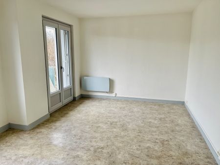 Location Appartement 4 pièces 69m² LES ORMES 86220 - Photo 5