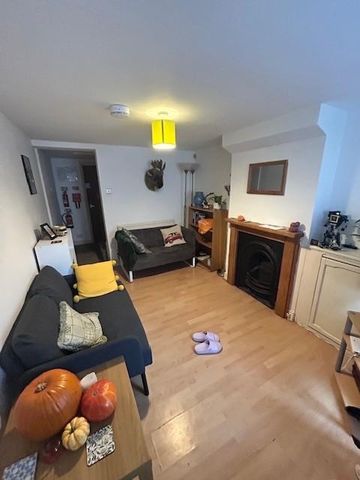 4 bedroom terraced house to rent - Photo 5