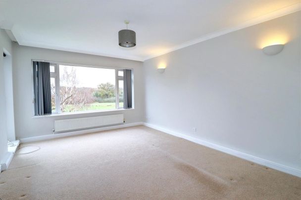 The Leys, Hersham Village - Photo 1