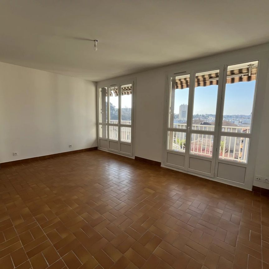 Location Appartement 3 pièces 71m² VALENCE 26000 - Photo 1