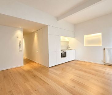 Appartement te huur in Brussel voor € 1.275 met 1 slaapkamer - Photo 1