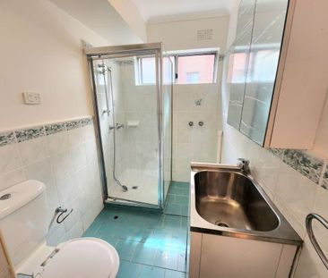 1 Bedroom Apartment For Lease ** Newly Refreshed ** - Photo 5