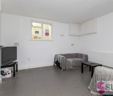 4 bedroom terraced house to rent - Photo 3