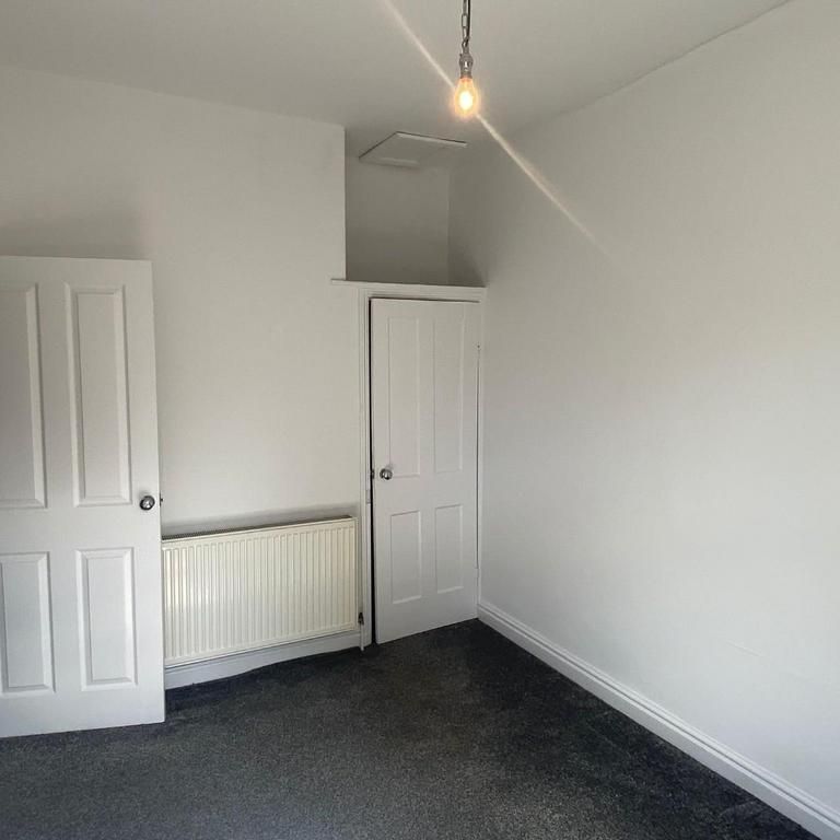 2 bedroom semi-detached house to rent - Photo 1