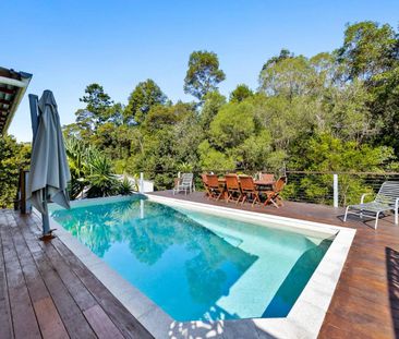 Beautiful Family Home with Pool, Shed and Privacy - Photo 4