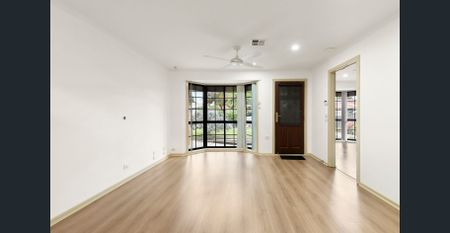 WELL-MAINTAINED HOME IN THE HEART OF WERRIBEE - Photo 3