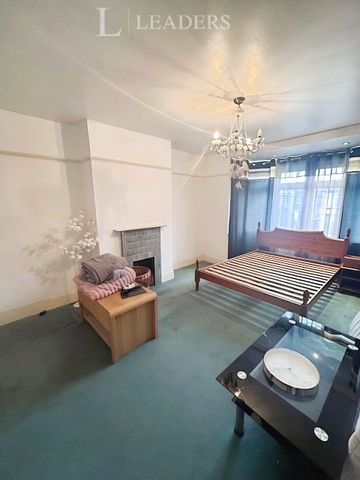 4 bedroom house to rent Wellington Road, Bognor Regis, PO21 - Photo 3