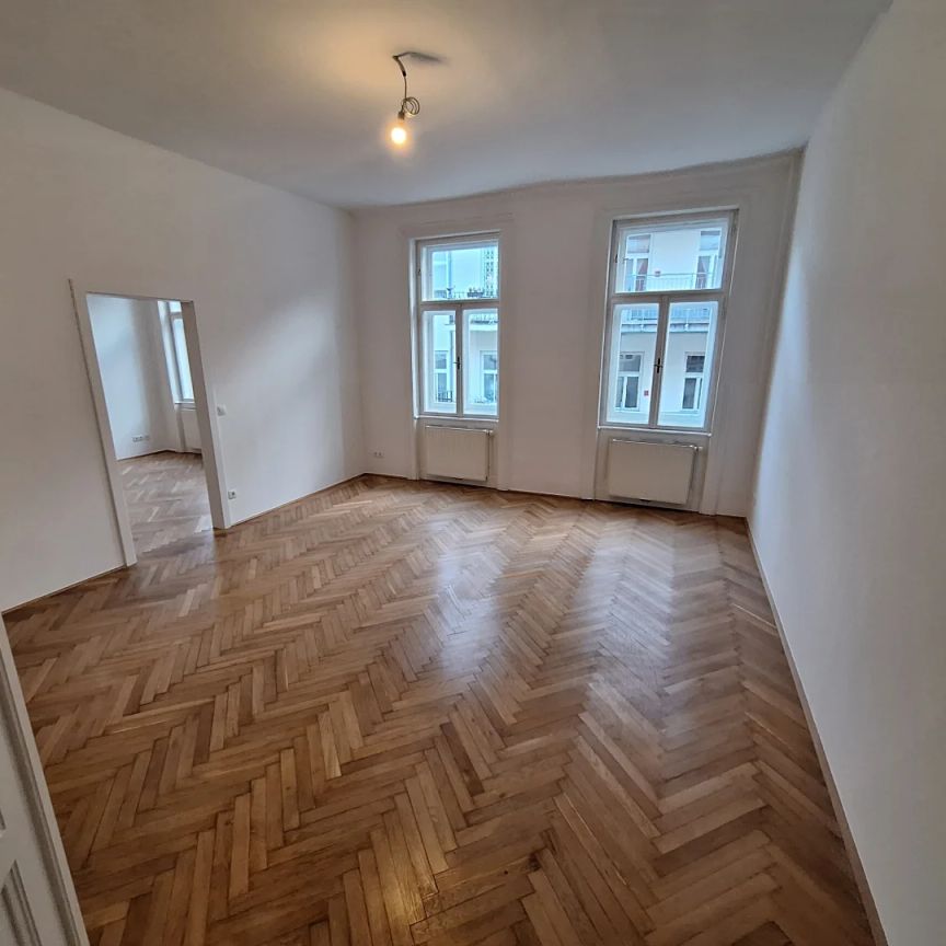 sehr zentral und ruhig gelegen mit Balkon - Stilaltbau Weyringergasse - unbefristet - Photo 1