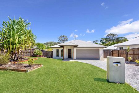 Spacious Family Living Near Beach & School - Photo 3