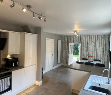 3 bedroom semi-detached house to rent - Photo 2