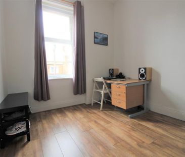 3 bedroom maisonette to rent - Photo 2