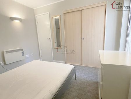 1 Bedroom Ground Floor Flat - Photo 4