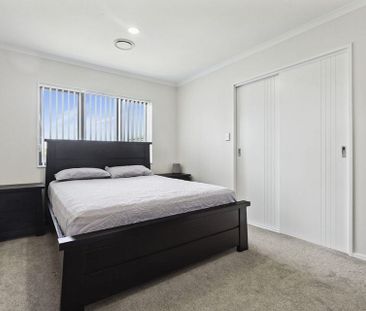 5 bedroom spacious living in papatoetoe - Photo 3