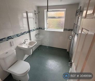 1 bedroom in a house share to rent - Photo 6