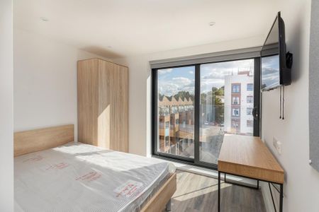 3 bedroom flat to rent - Photo 2