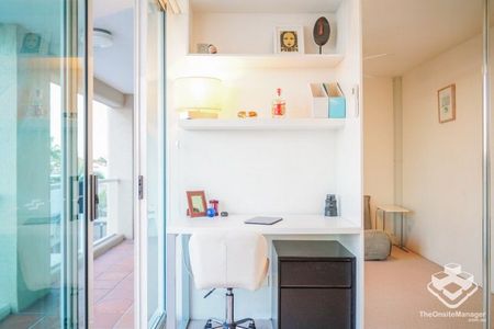 FULLY FURNISHED APARTMENT NEXT TO THE RIVER - Photo 2