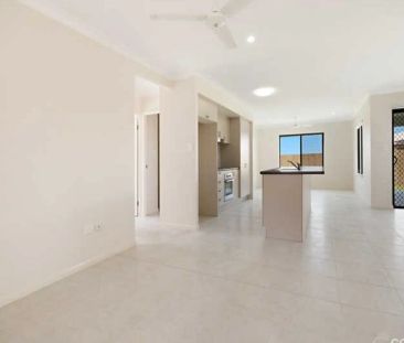 4 bedrooms with room to move! - Photo 2