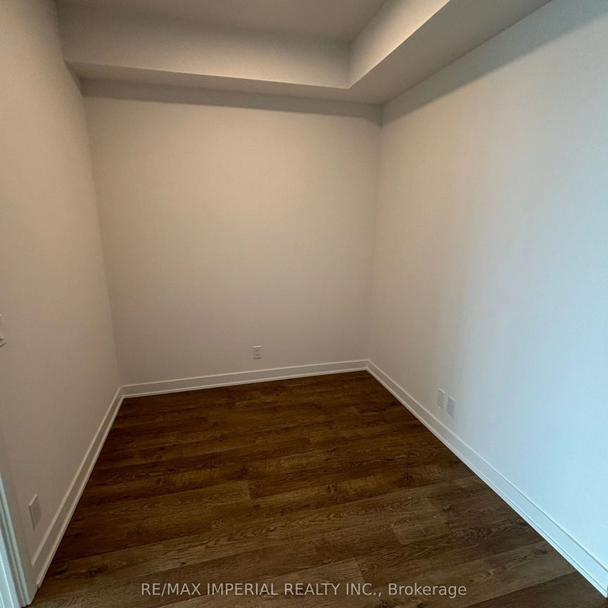 30 Upper Mall Way #2801 - Photo 1