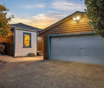 Spacious Family Home - Photo 4