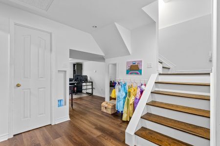 For Lease - 5 Rossan Street, Barrhaven, Ontario - Photo 2