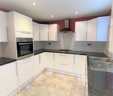 3 bedroom terraced house to rent - Photo 4