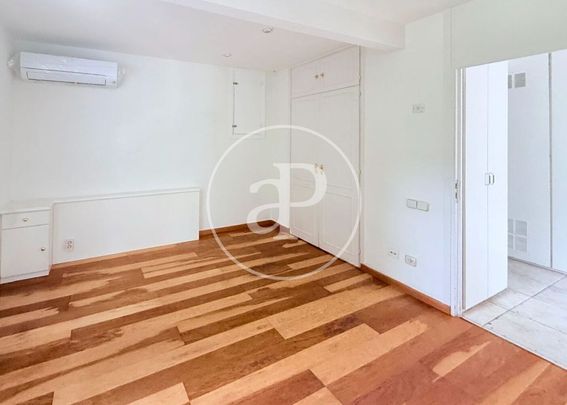 Luxury Villa for rent in Hortaleza, Chamartin, Autonomous Region of Madrid - Photo 1