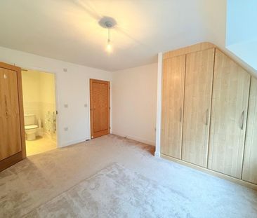 St Catherines Wood, Camberley, Surrey, GU15 - Photo 6