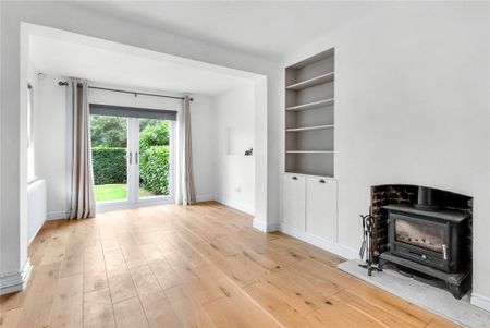 4 bedroom semi-detached house to rent - Photo 2
