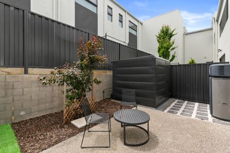 Modernise Your Lifestyle in this Convenient Gem - Photo 3