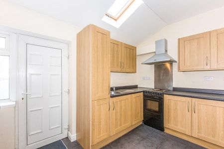 2 bedroom terraced house to rent - Photo 5